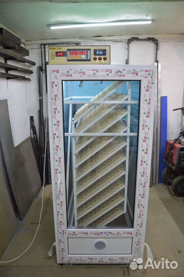 Инкубатор для яиц автоматический