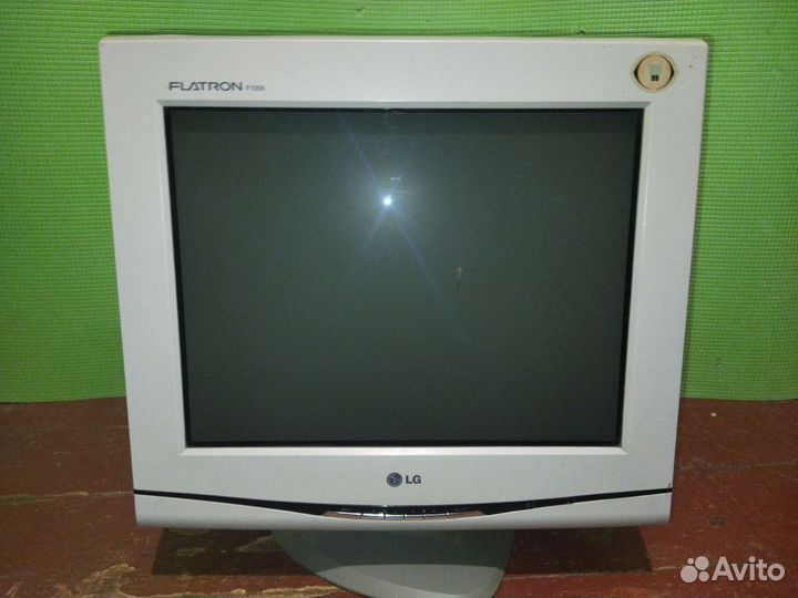 Монитор для компьютера flatron F700B