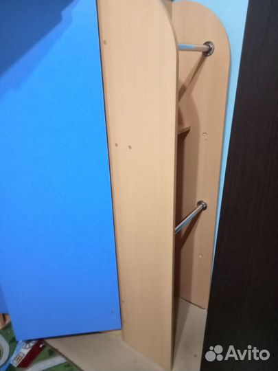 Кровать чердак со столом и шкафом