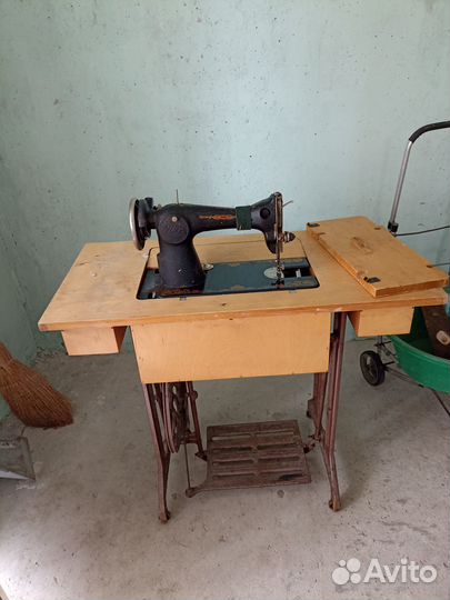 Швейная машинка