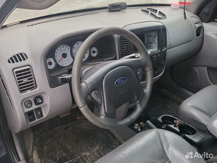 Торпедо с srs Ford Escape 2000-2006
