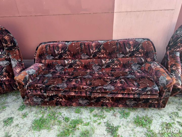 Продам диван и 2 кресла