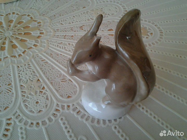 Статуэтки фарфоровые