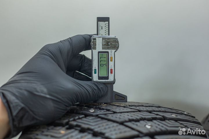 Goodyear UltraGrip Ice Arctic SUV 235/60 R18 107T