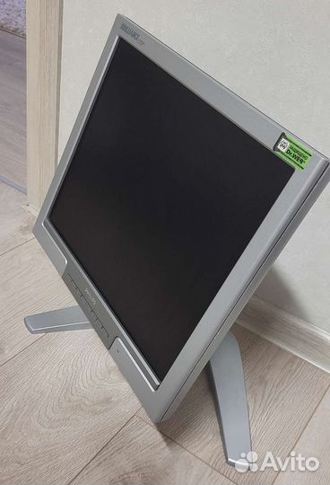 Монитор Philips 17