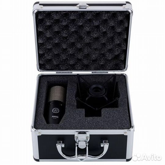 Микрофон AKG P220