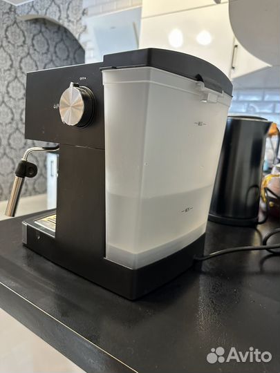 Кофемашина рожковая Pioneer CM111P