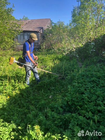 Покос травы триммером