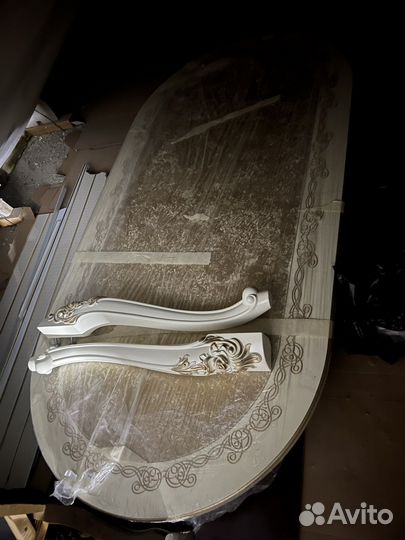 Кухонный стол