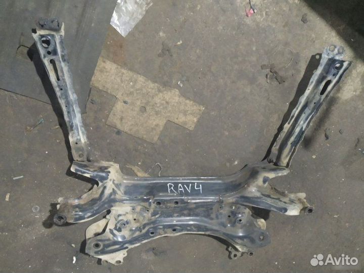 Подрамник передний Toyota Rav4 XA30