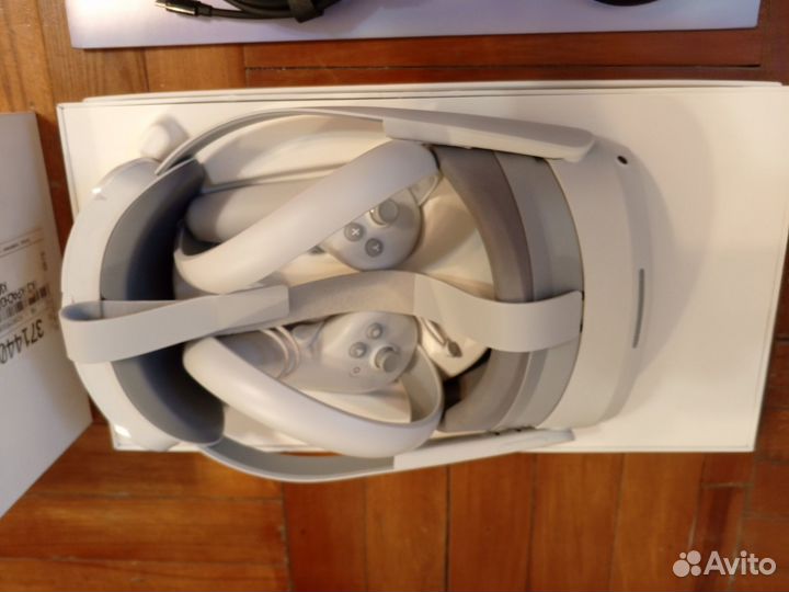 Продам шлем виртуальной реальности Pico 4 256gb