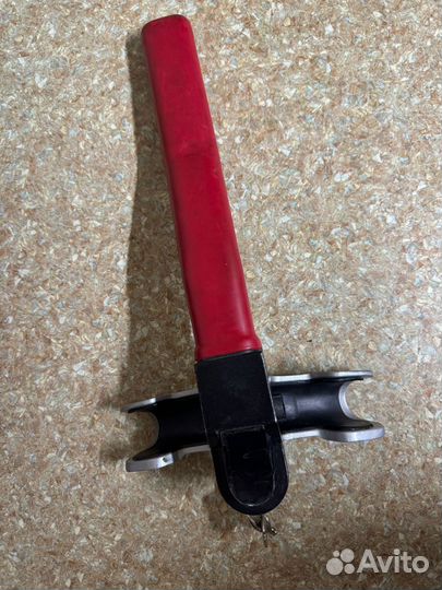 Блокиратор руля механический