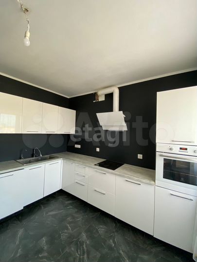 2-к. квартира, 71 м², 10/16 эт.
