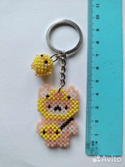 Брелок из бисера ручной работы