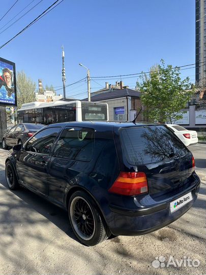 Volkswagen Golf 1.6 МТ, 2003, 100 000 км