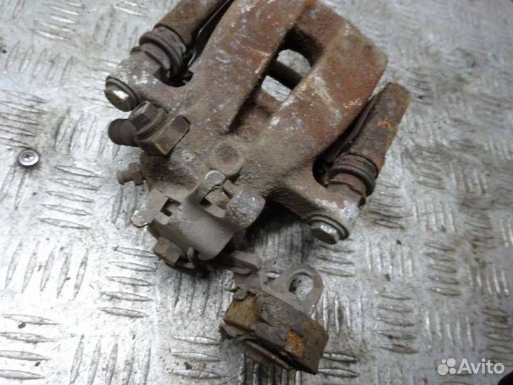 Суппорт тормозной задний правый Opel Astra G 2004