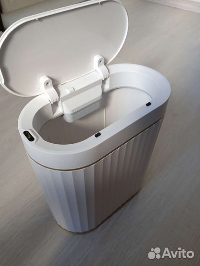 Мусорная корзина с автоматическим датчиком