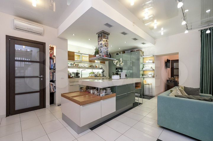 Дом 319,4 м² на участке 24 сот.