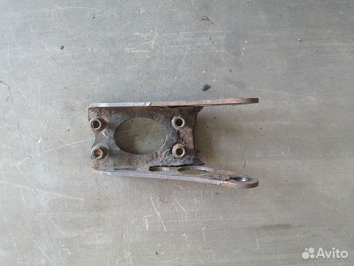 Кронштейн амортизатора MAN задний верхний