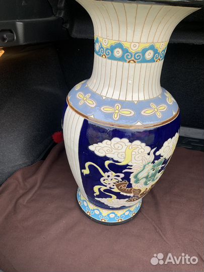 Продам вазу напольную