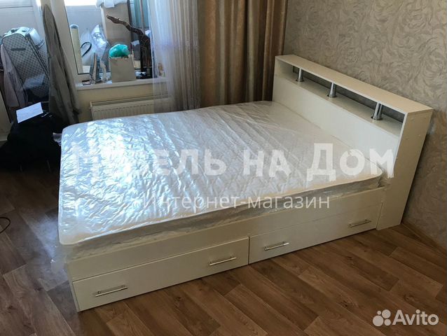 Кровать с матрасом