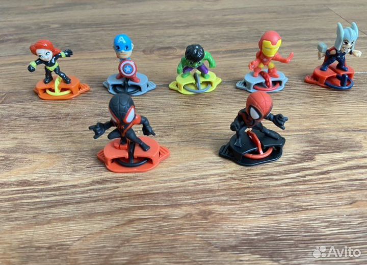 Игрушки Киндер разные