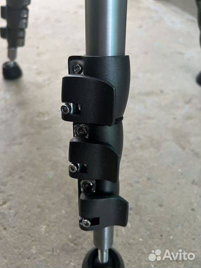 Штатив для фотоаппарата профессиональный