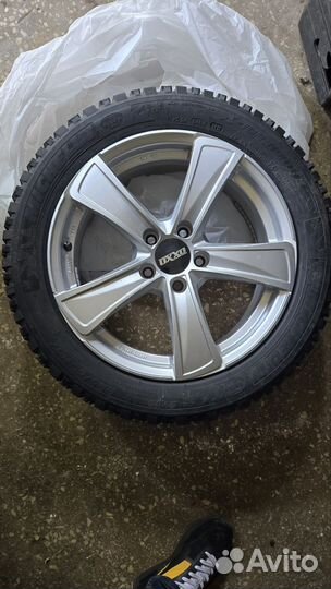 Колеса зимние 225/50 R17 Michelin X-ice North 3