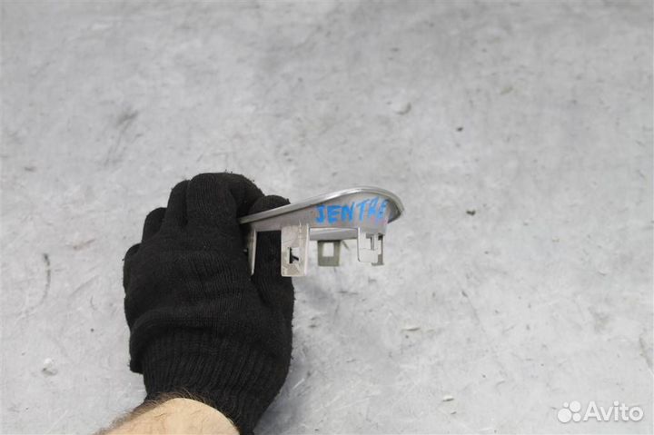 Накладка ручки внутренней Nissan Sentra B17
