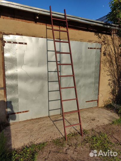 Металлическая лестница