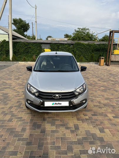 LADA Granta 1.6 МТ, 2019, битый, 204 000 км