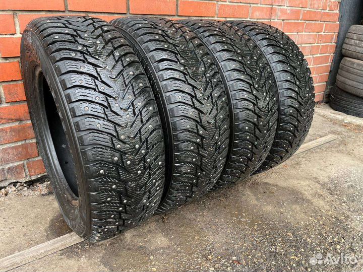 Nokian Tyres Hakkapeliitta 8 SUV 215/65 R16