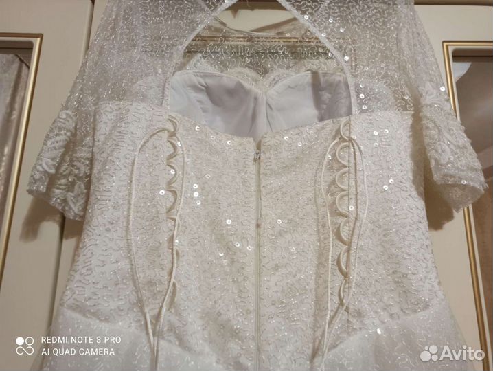 Свадебное платье