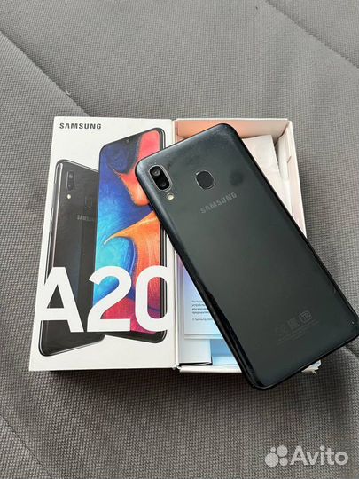 Samsung Galaxy A20, 3/32 ГБ