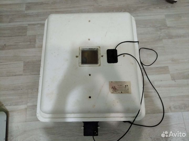 Автоматический бытовой инкубатор