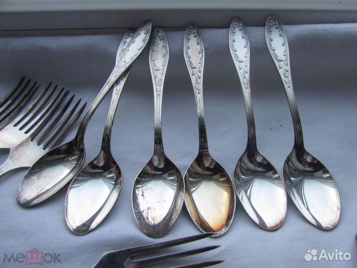 Столовых приборов 18 предметов мельхиор