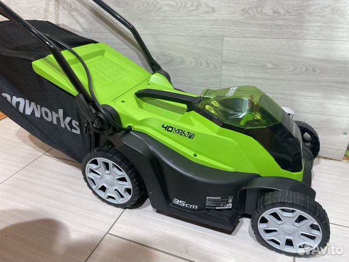 Аккумуляторная газонокосилка GreenWorks G40LM35