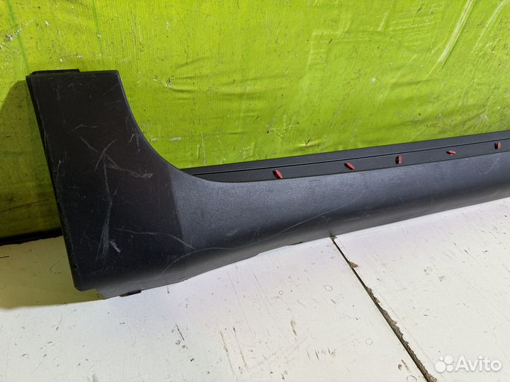 Порог левый Chevrolet Traverse 84359270