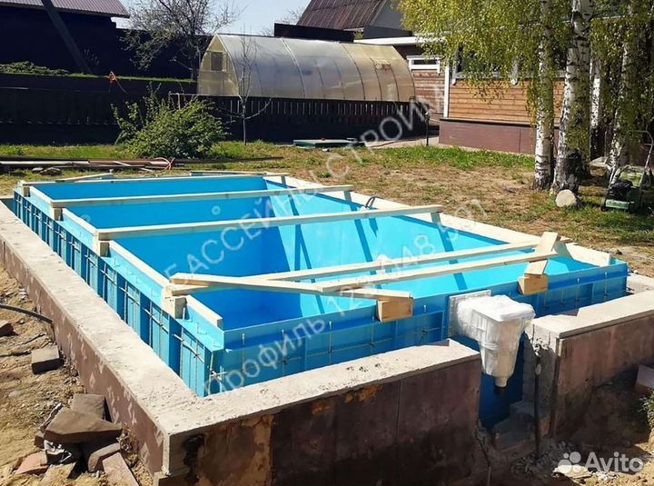 Чаша для бассейна 5,7х2,8 из пластика