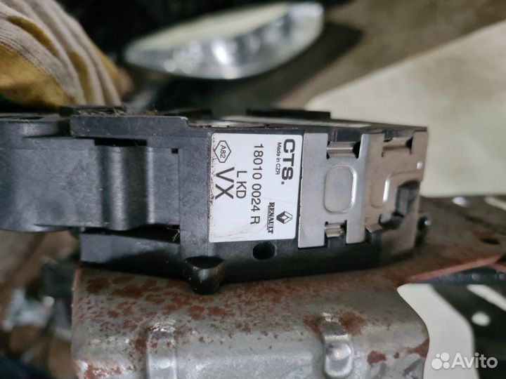 Педаль газа Renault Fluence седан M4R 2011