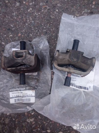 Опора АКПП ниссан караван E24 QD32 TD27