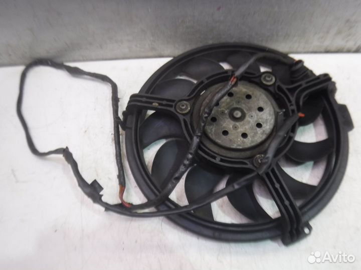 Вентилятор радиатора кондиционера VW Passat B5