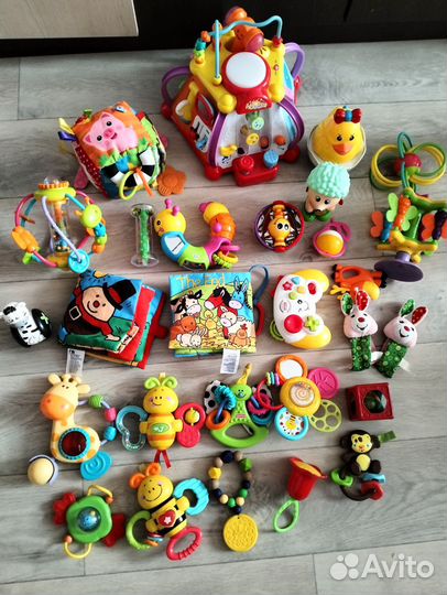 Игрушки для малышей пакетом