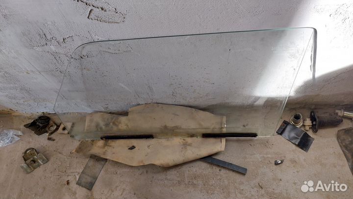 Стекло боковое переднее ваз 2107