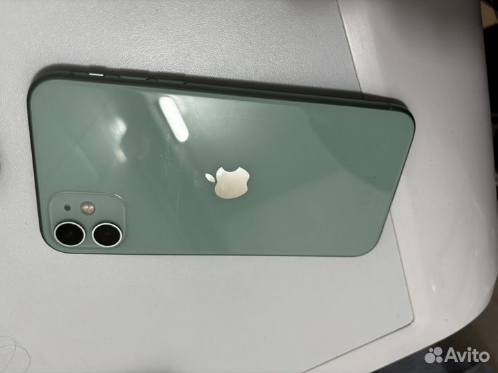 iPhone 11, 64 ГБ
