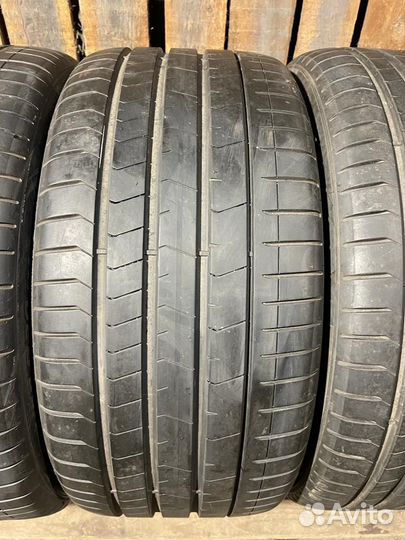 Pirelli P Zero PZ4 245/40 R20 и 275/35 R20