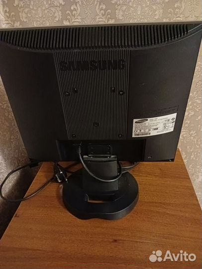 Монитор Samsung SyncMaster 720n