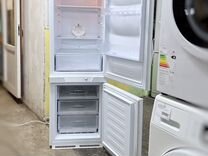 Холодильник бу встраиваемый Indesit