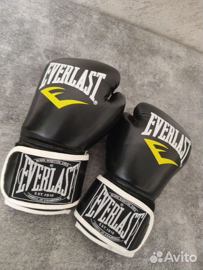 Боксерские перчатки everlast