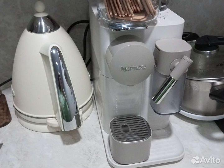 Кофемашина delonghi
